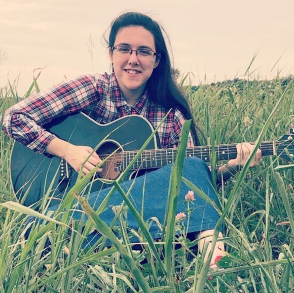 Meet your Posher, Brittany - Picture 4 of 8